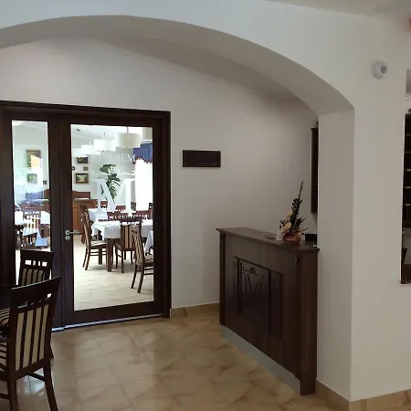 Hotel Meggyes 3*