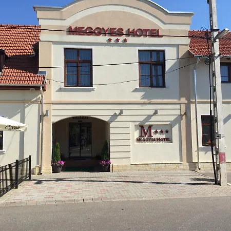 Meggyes 3* Szerencs