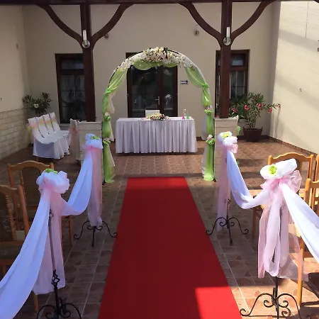 Hotel Meggyes Szerencs
