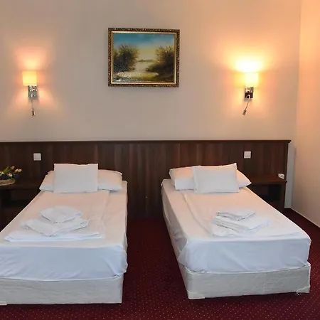 Meggyes Hotell Szerencs