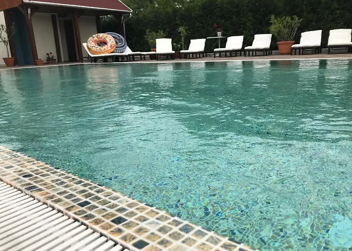 Hotel Meggyes