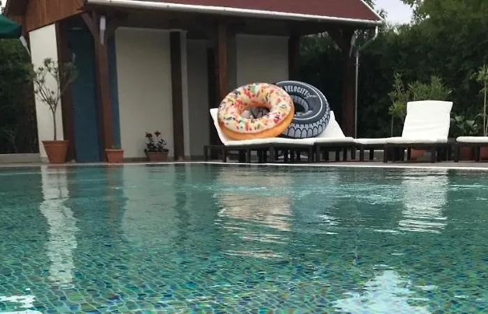 Hotel Meggyes 3*